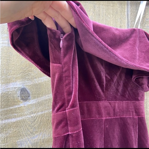 Plum Burgundy Velvet Off-the-Shoulder Maxi Dress 🌿 - Picture 10 of 13